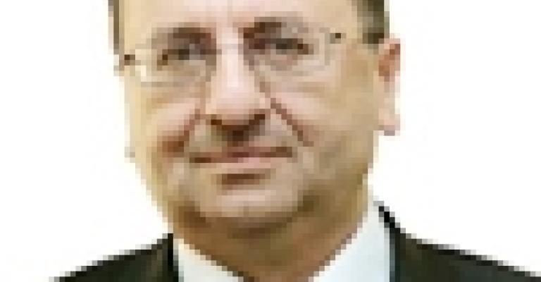 الحكومة في "موت سريري" والتجربة أغلقت ملف "القاضي الدولي"