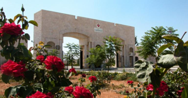 مشاجرة بين طالبات الهاشمية