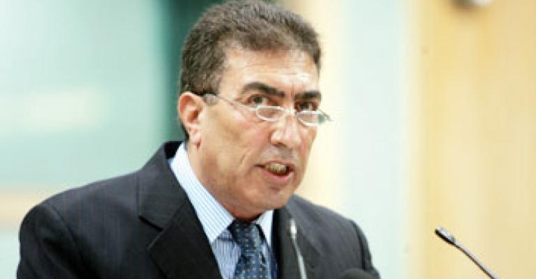 الطراونة يبرر اساءات نواب بقرب حل المجلس