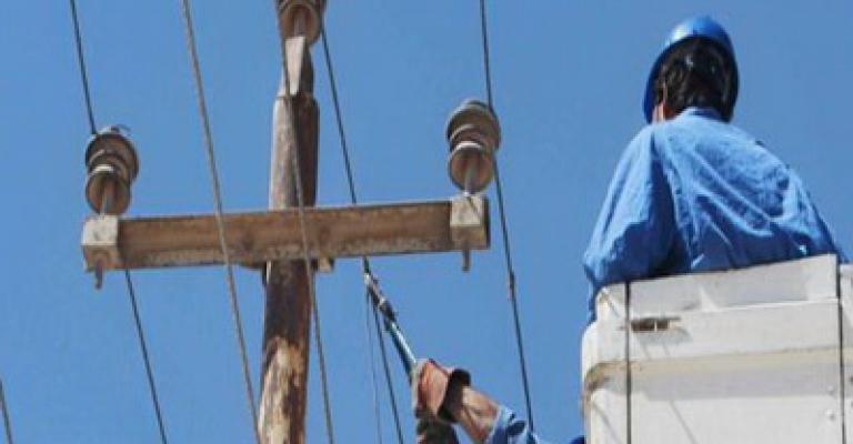 العاملين في الكهرباء تبدأ إضرابا عن العمل