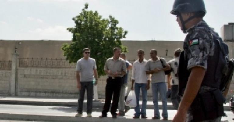 مستشار السفارة المصرية: إصابات إثر فض اعتصام عمالي مستشار السفارة المصرية: إصابات إثر فض اعتصام عمالي