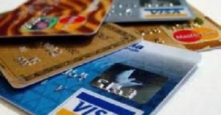 القبض على 3 أجانب مختصون بالسرقة بواسطة بطاقات ائتمانية