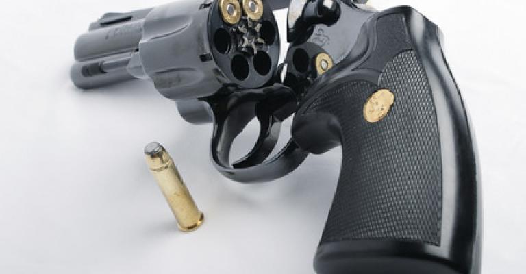 مداهمة أمنية في منزل بجرش تصيب طفلا بعيار ناري مداهمة أمنية في منزل بجرش تصيب طفلا بعيار ناري