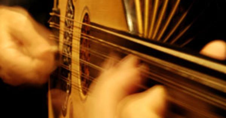 أغنيات من الزمن الجميل في مركز الحسين الثقافي أغنيات من الزمن الجميل في مركز الحسين الثقافي