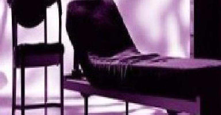 الجنايات تودع جانيا مركز الصحة النفسية 