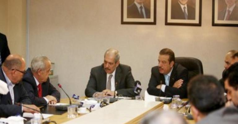 الطراونة يتعهد بمواصلة الإصلاح ومطالبات بالتركيز على الاقتصاد