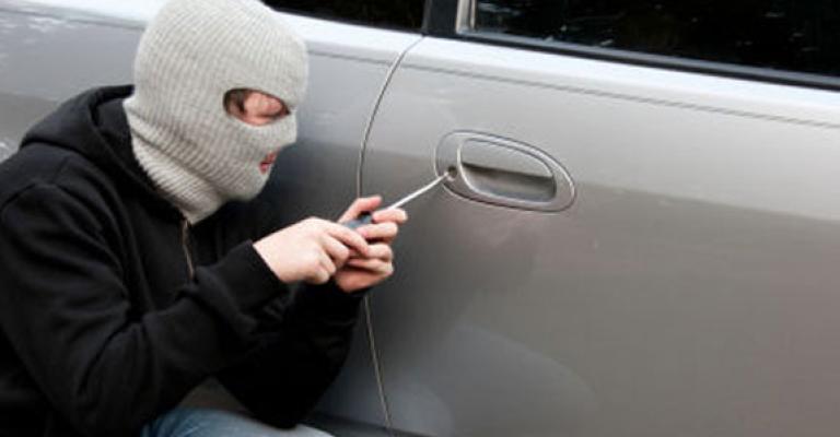 سرقوا سيارة جبر الجبر *