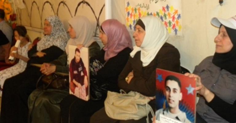 مهرجان تضامني مع الأسرى في خيمة النقابات