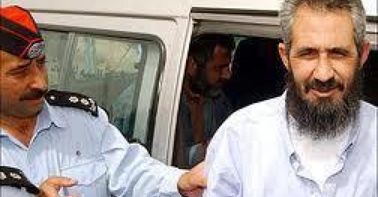 رجل مخابرات لأسير محرر كثير عليك جواز السفر