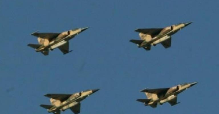 طائرات مقاتلة في سماء المدن بمناسبة الاستقلال 