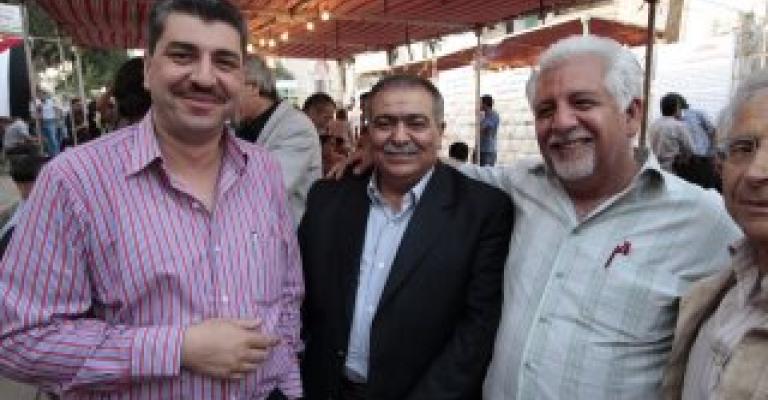 الفنانون: ما زلنا ندفع ضريبة الانتماء للوطن الفنانون: ما زلنا ندفع ضريبة الانتماء للوطن