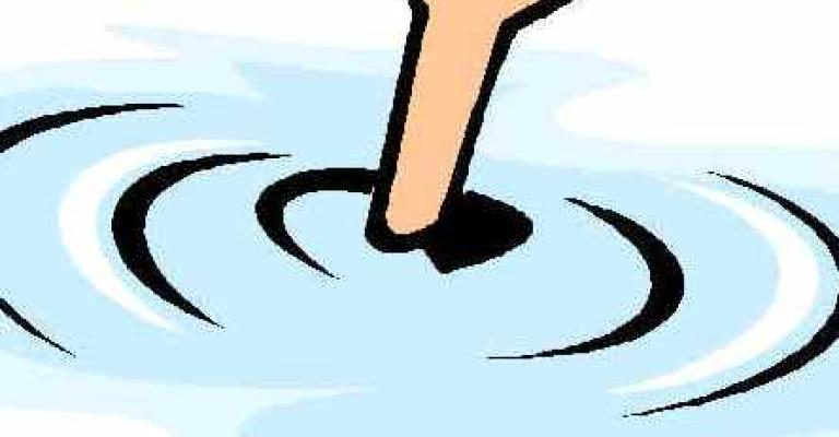 وفاة طفل غرقا في المفرق وفاة طفل غرقا في المفرق