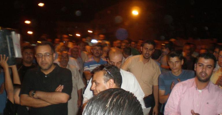 الكرك: اعتصام ليلي يطالب برحيل الطراونة 