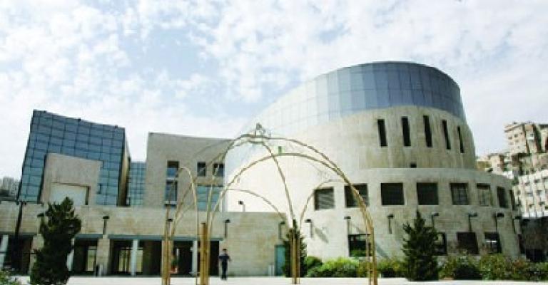 موظفو الرقابة في الامانة يعتصمون 
