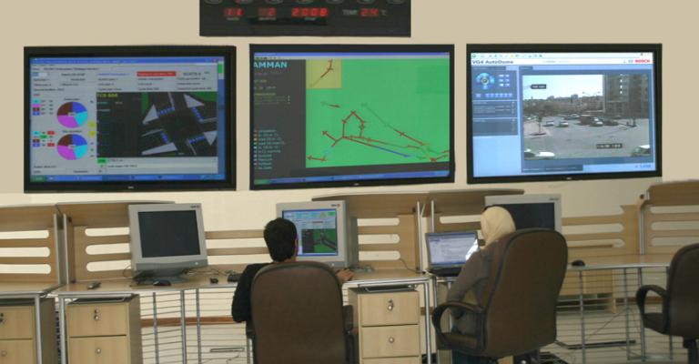 الأمانة تراقب 56 تقاطعا مروريا الأمانة تراقب 56 تقاطعا مروريا
