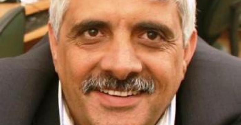 المسؤولون والإعلام المحلي مرة أخرى.. المسؤولون والإعلام المحلي مرة أخرى..