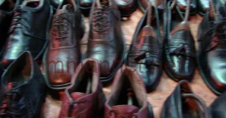 تجارة الاحذية القديمة ظاهرة تقاوم الانقراض- عدسة محمد شما 