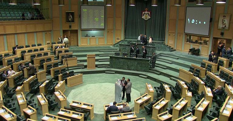 رئاسة النواب تطالب بعدم إلزام الناخب بمركز اقتراع واحد