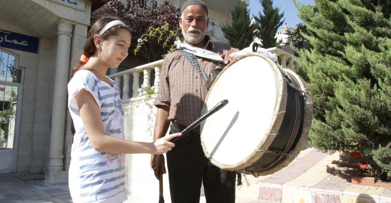 مسحر يودع رمضان – عدسة نادر داود 