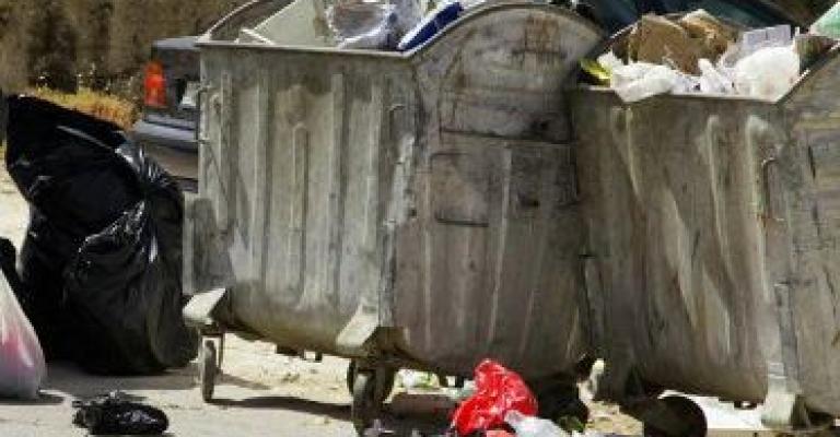 كوادر الامانة تجمع 4400 طن من النفايات 