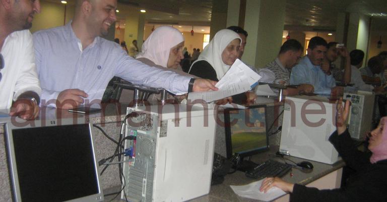 سجل للانتخابات دون صورة شخصية.. وحوارات فيسبوكية 