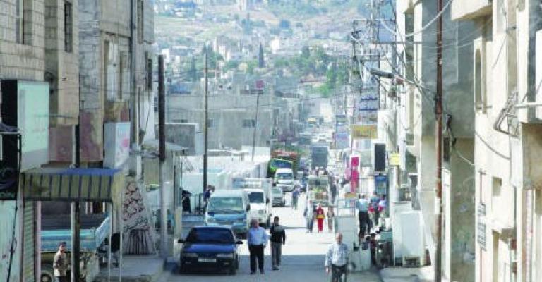 العقرباوي يتوعد المتجاوزين لصلاحياتهم في المخيمات