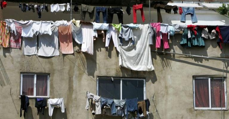 الغسيل يحتل واجهات بيوت عمانية- عدسة محمد ابو غوش/ فيسبوك 