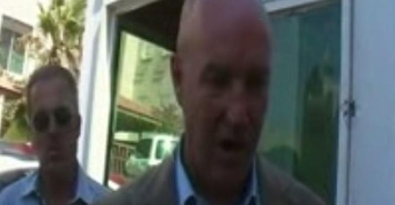 إغلاق أو فتح مخيم للاجئين شأن أردني