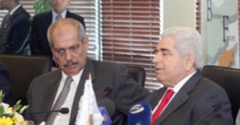 الطراونة: نأمل بإغلاق كافة المخيمات بانتهاء الأزمة السورية الطراونة: نأمل بإغلاق كافة المخيمات بانتهاء الأزمة السورية