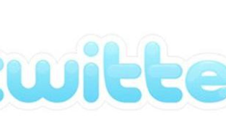 مرسي يغرد لشهداء مصر والشعب السوري مرسي يغرد لشهداء مصر والشعب السوري