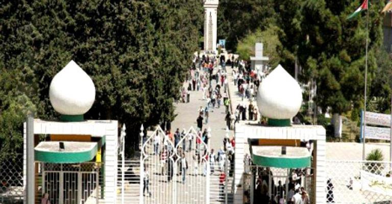 الجامعة الاردنية تبحث مطالب العائدين من اليمن 