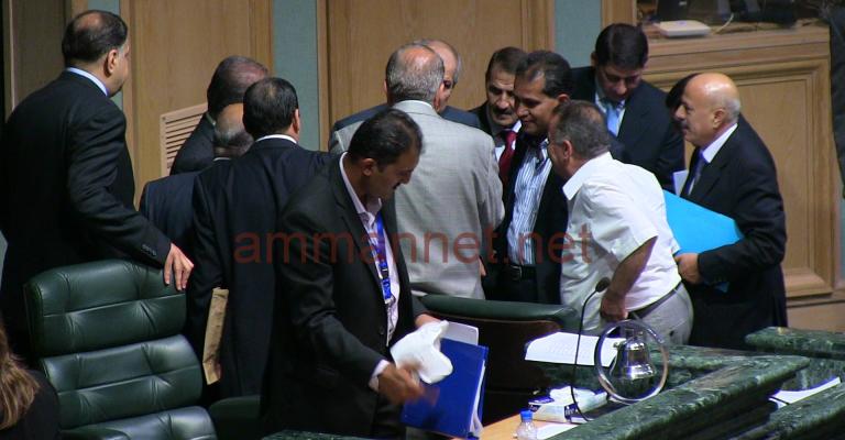 فيديو: النواب يقرون قانون المطبوعات والنشر