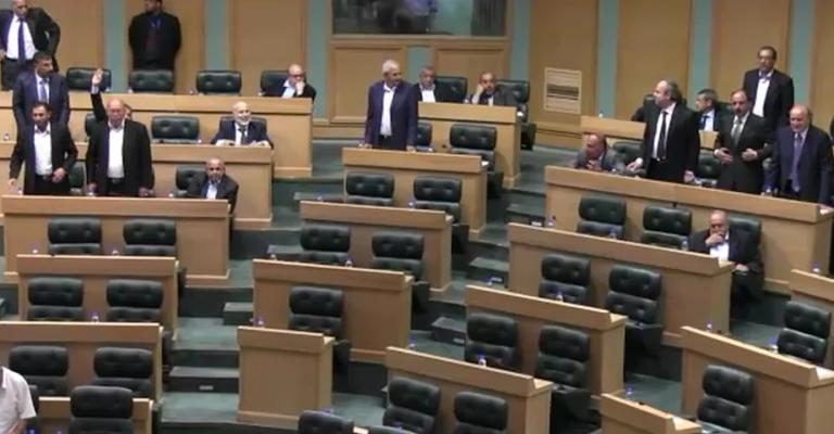 عمان نت تنشر أسماء النواب الذين صوتوا مع قانون المطبوعات