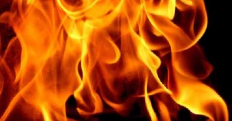 الزرقاء: حريق في سوق الجمعة 