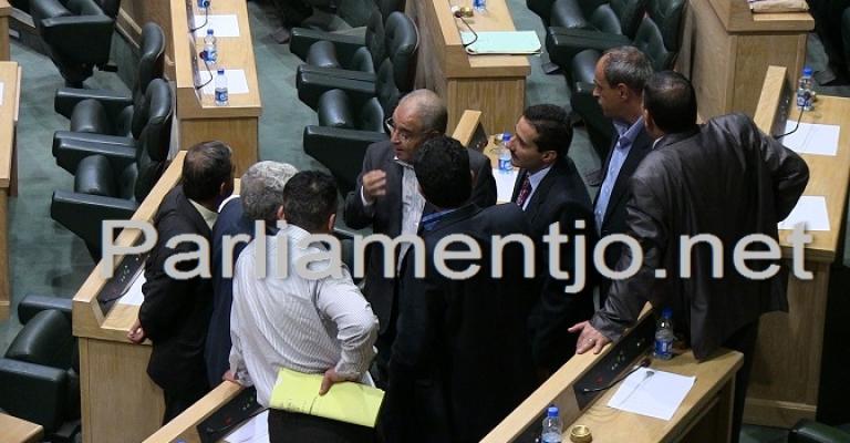 بالفيديو والاسماء: النصاب القانوني للنواب متوفر تحت القبة