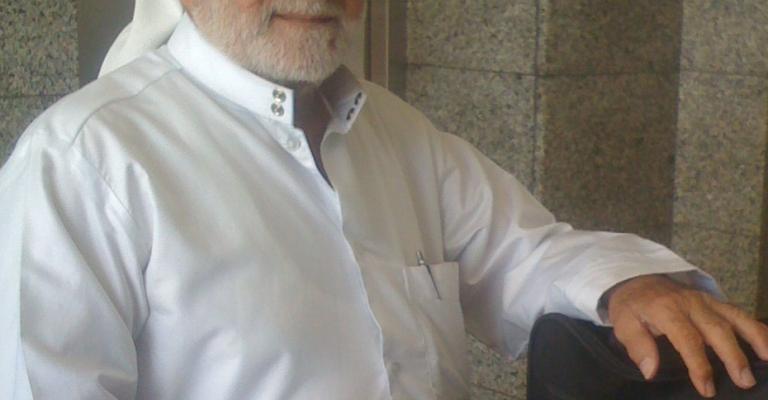 ابو شاكر.. تسعيني يمتهن صناعة الفرح 