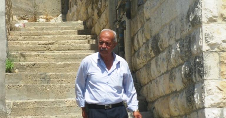 الاستقرار حلمه والاحتلال يلاحقه من يافا إلى القدس – صور 