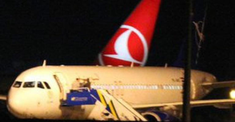 الطائرة السورية تغادر تركيا بعد تفتيشها 