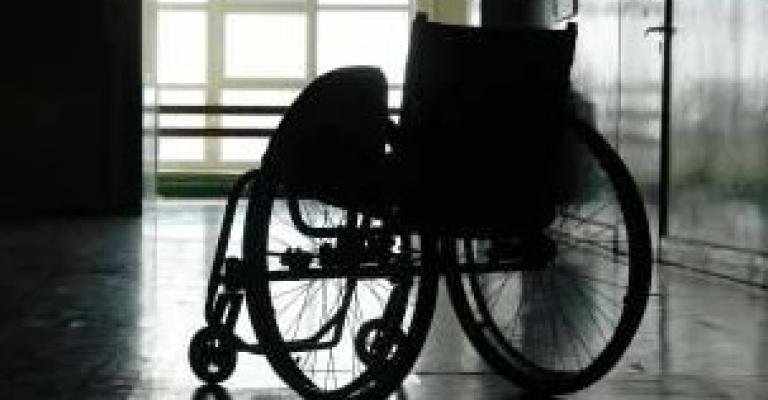 من يغتال حلم المعاقين بالعمل ؟ 