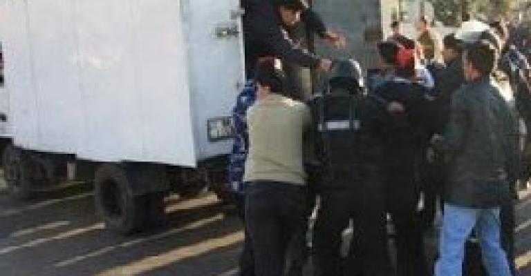 أمارة: ذهب لشراء السندويش فاعتقل بتهمة الاحتجاج 