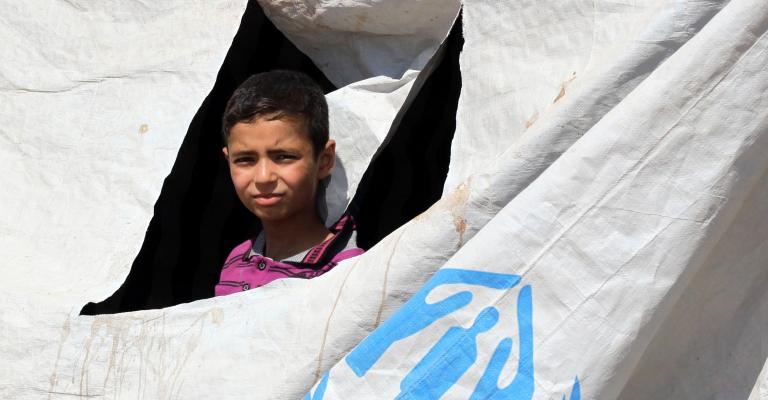 اسرائيليون "يزرعون البسمة" على شفاه اللاجئين في الزعتري!