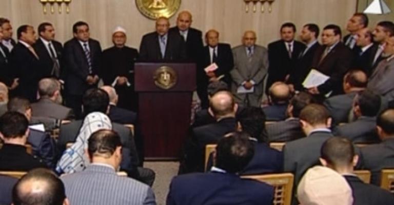 مرسي يلغي الإعلان الدستوري ويبقي الاستفتاء في موعده مرسي يلغي الإعلان الدستوري ويبقي الاستفتاء في موعده