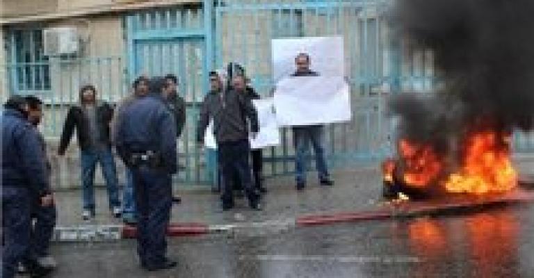 احتجاجات وإغلاق لمكاتب الاونروا في الضفة