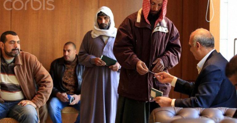 800 مصري في الاردن يستفتون على الدستور 800 مصري في الاردن يستفتون على الدستور