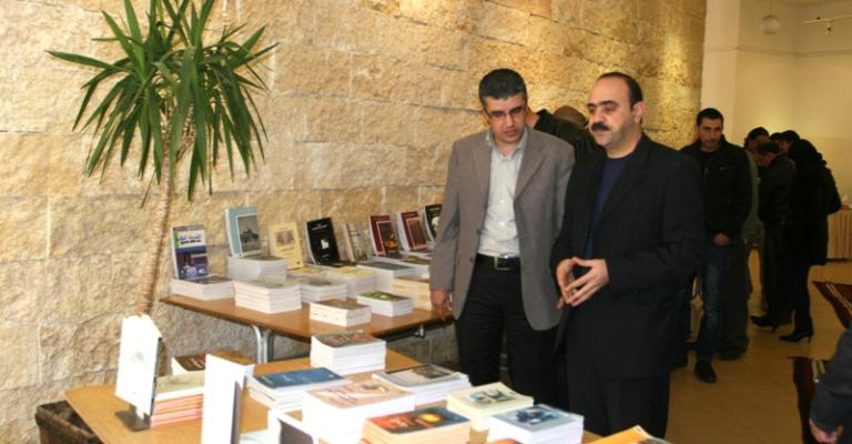 معرض للكتاب بـ "الأشرفية الثقافي