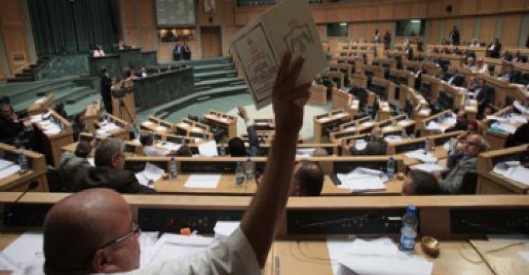 أعضاء مجالس أمانة سابقون زملاء في برلمان 17