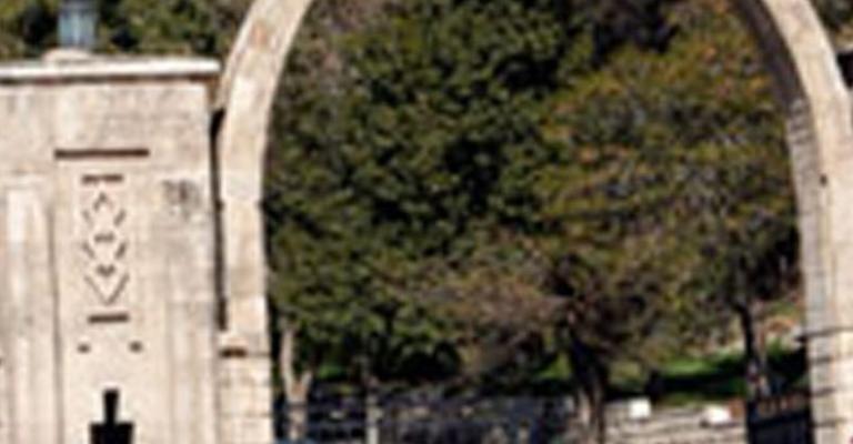 عشائر النعيمات أمام الديوان الملكي احتجاجا على الانتخابات 