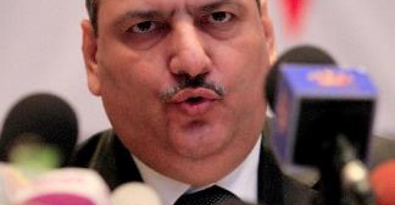 رئيس الحكومة المنشق رياض حجاب خلال المؤتمر الصحفي