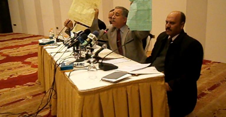 مرشحون اخفقوا يعرضون وثائق تزوير الانتخابات- فيديو