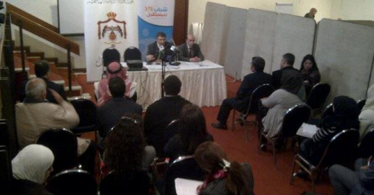 وزارة العمل توفر مواصلات مجانية للباحثين عن العمل وزارة العمل توفر مواصلات مجانية للباحثين عن العمل